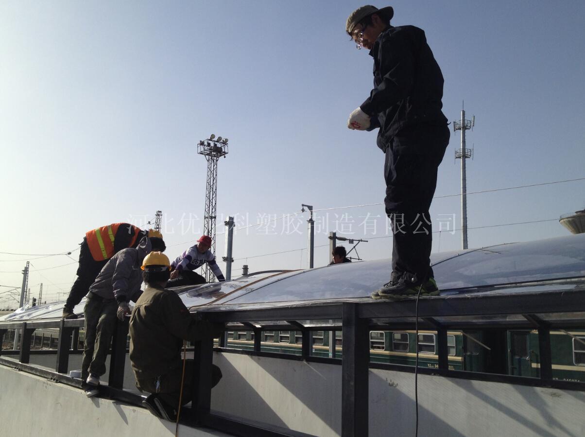 陽光板施工現(xiàn)場