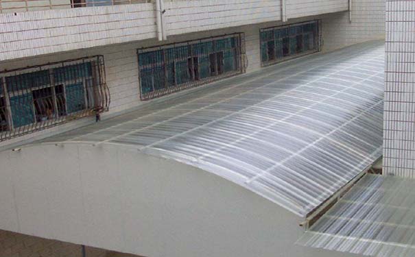 陽光板屋頂結構