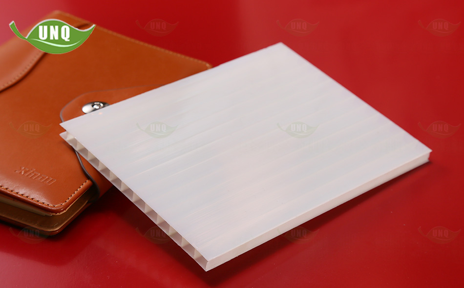 優(yōu)尼科乳白雙層陽光板圖片